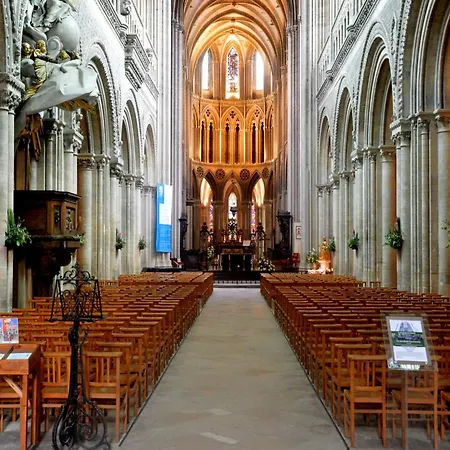 Modern Hideaway Apartment Bayeux