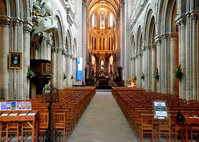 Modern Hideaway Apartament Bayeux