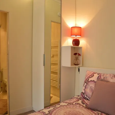 Modern Hideaway Apartment *