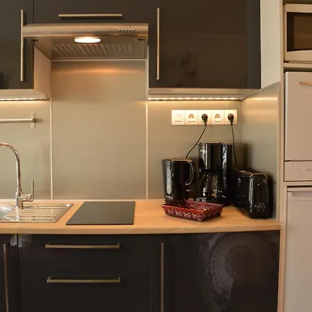 Modern Hideaway Apartment Bayeux