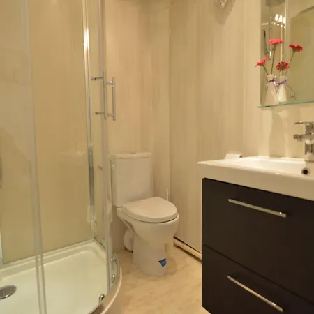 Modern Hideaway * Bayeux