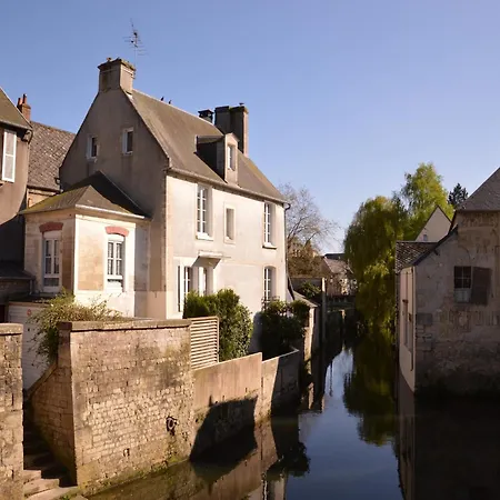 Modern Hideaway Apartment *