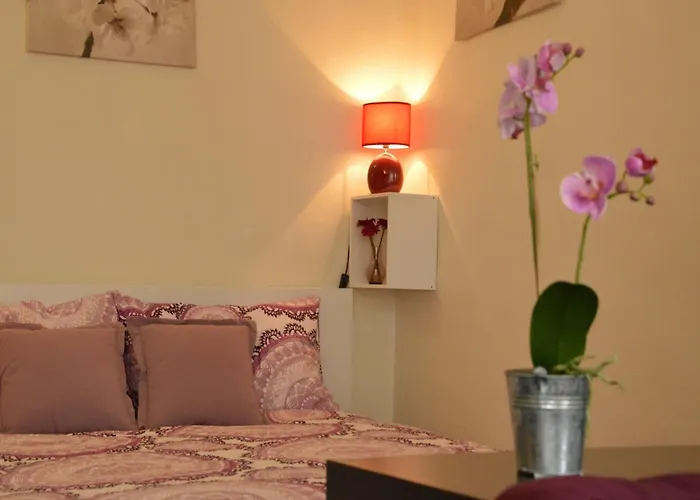 Modern Hideaway * Bayeux